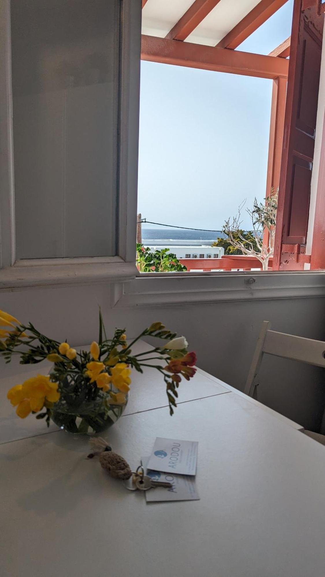 Arodou Studio And Apartment Mykonos Town Bagian luar foto