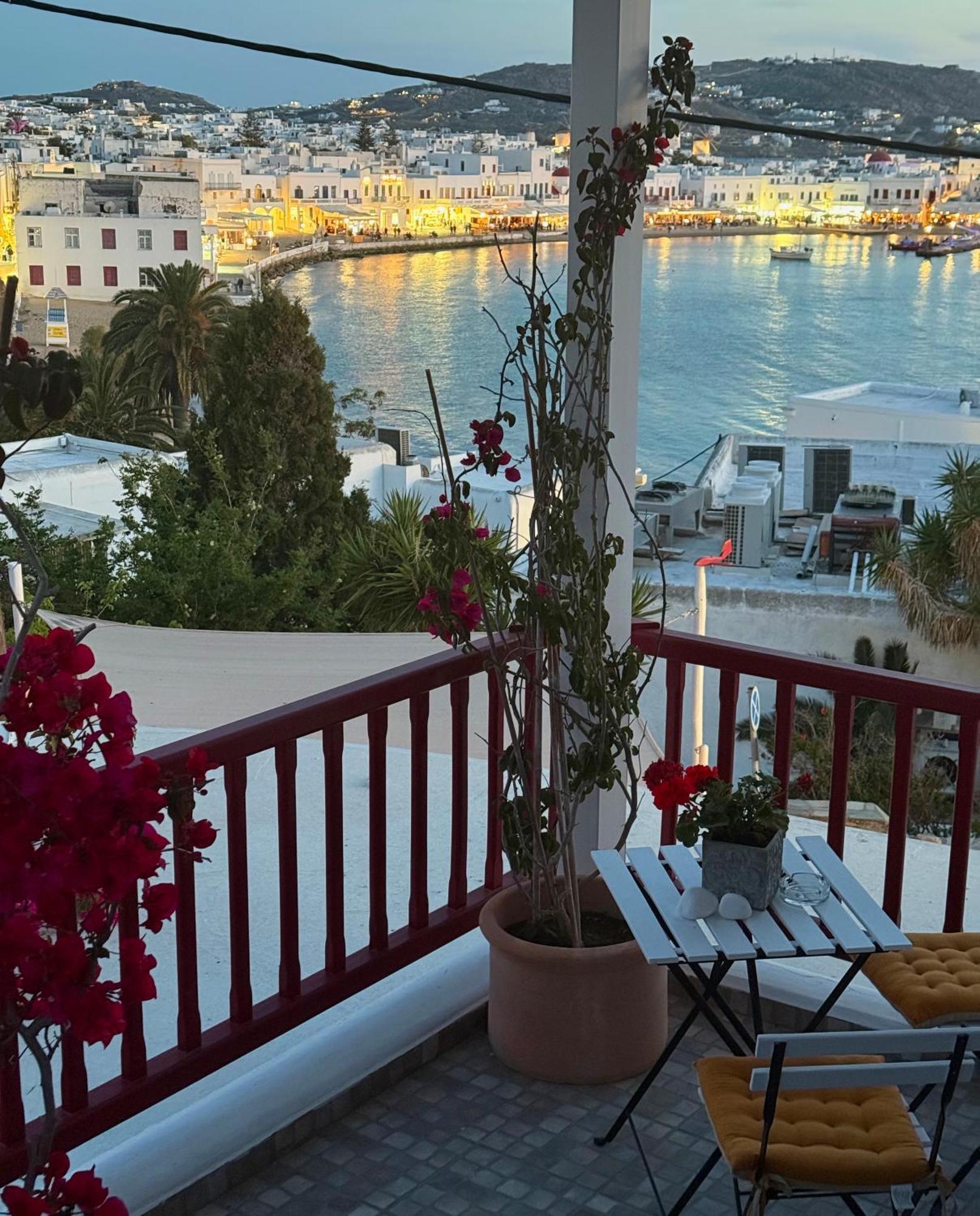 Arodou Studio And Apartment Mykonos Town Bagian luar foto