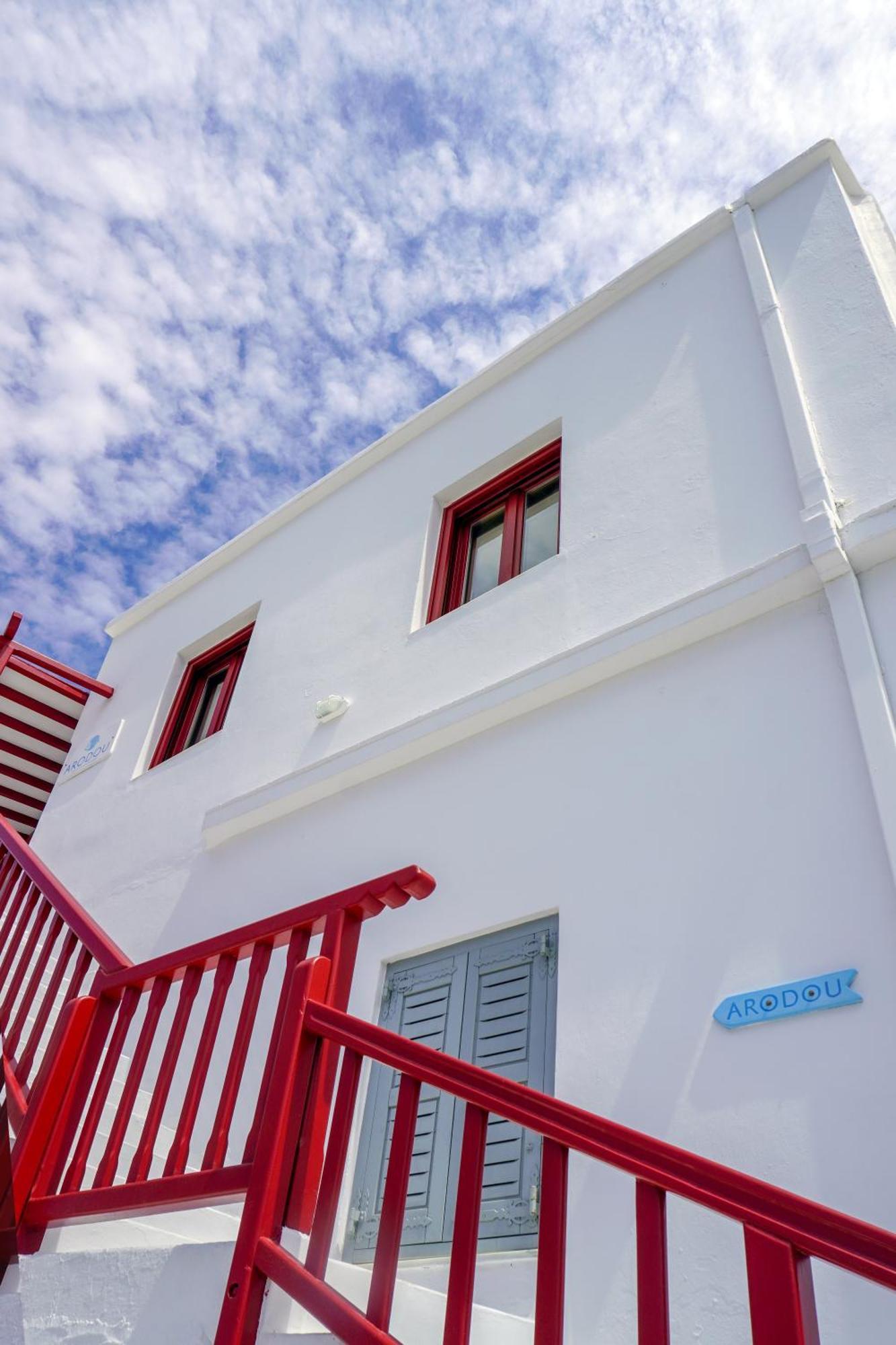 Arodou Studio And Apartment Mykonos Town Bagian luar foto