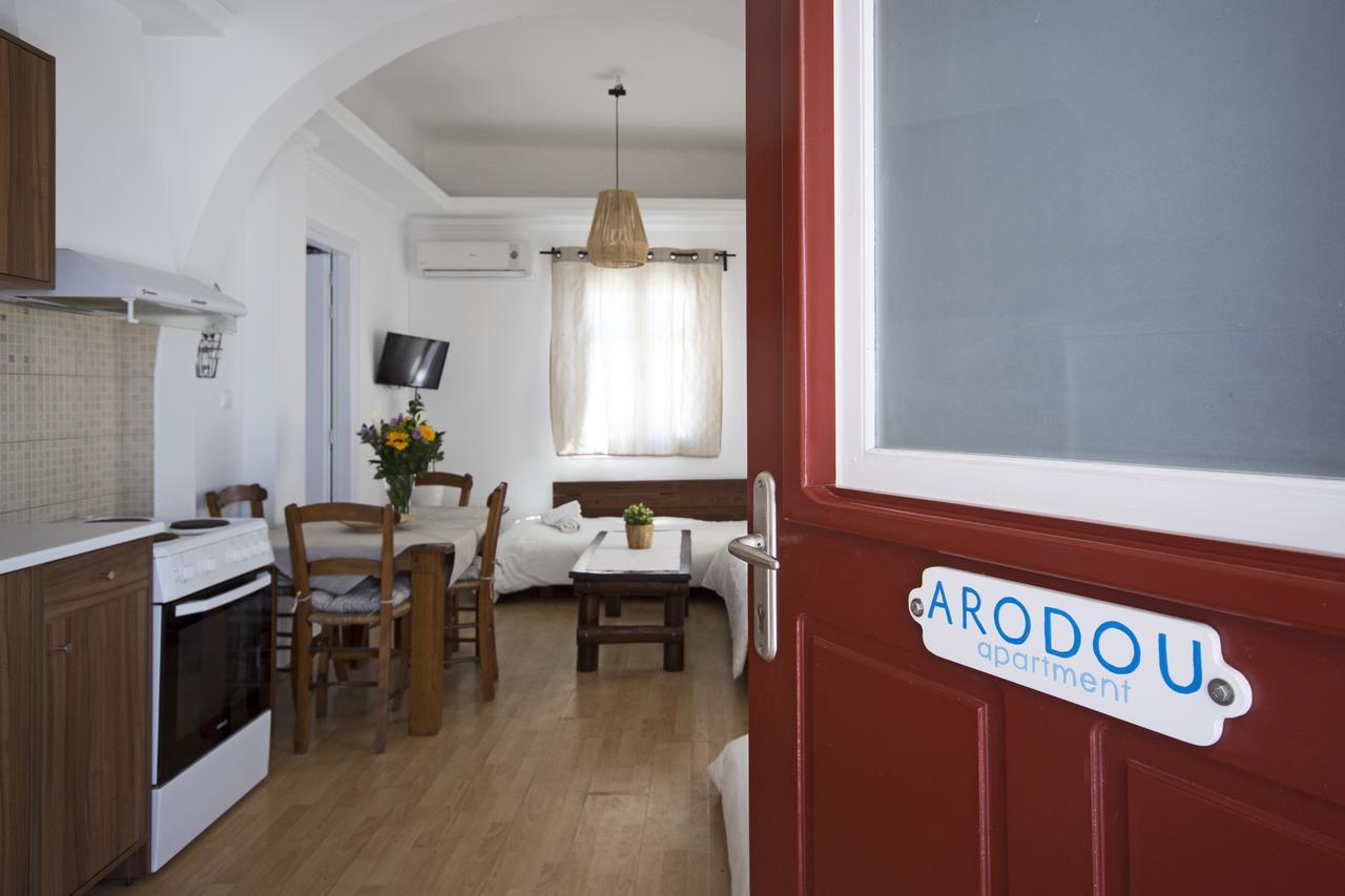 Arodou Studio And Apartment Mykonos Town Bagian luar foto